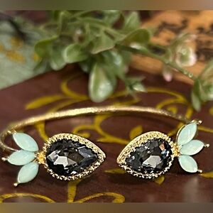 Elegant Gold and Gem Bracelet!